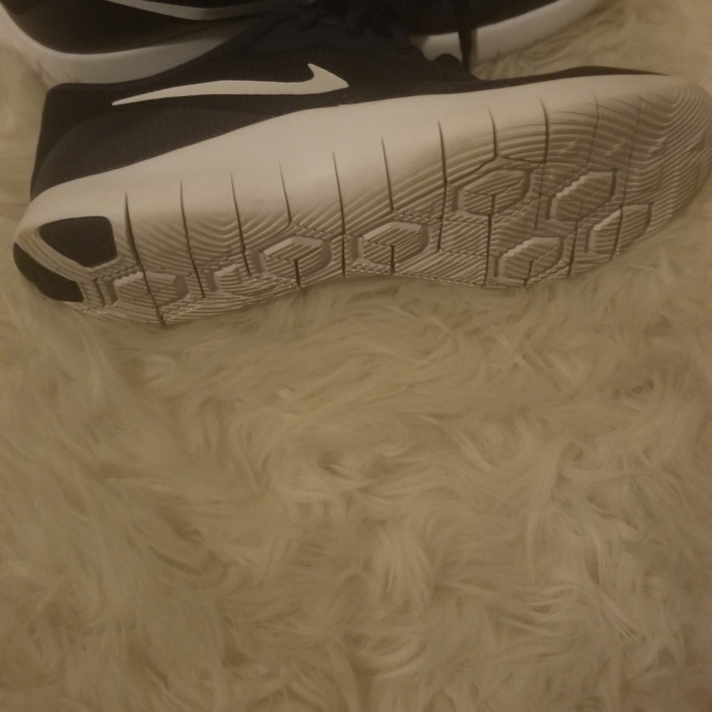 Gymshoes - Picture 4 of 4